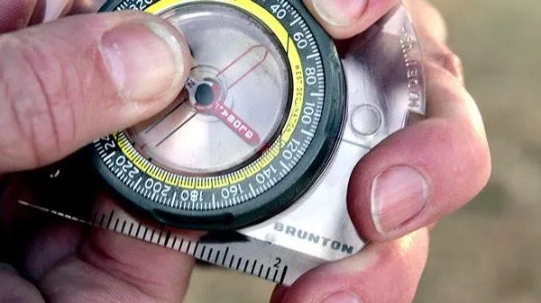 BRUNTON BASEPLATE COMPASS