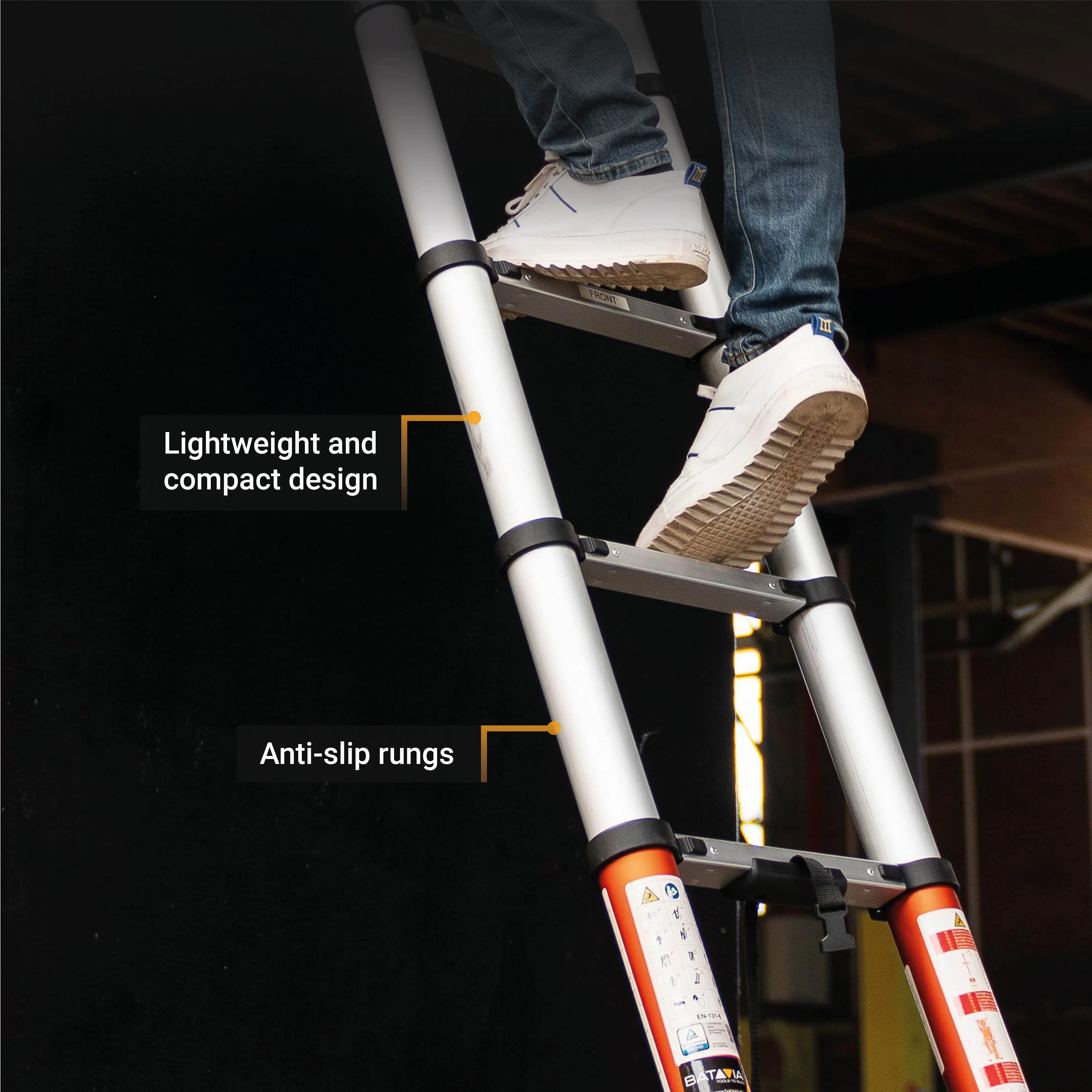 Giraffe® Air Telescopic Ladder 2.9m 9 steps